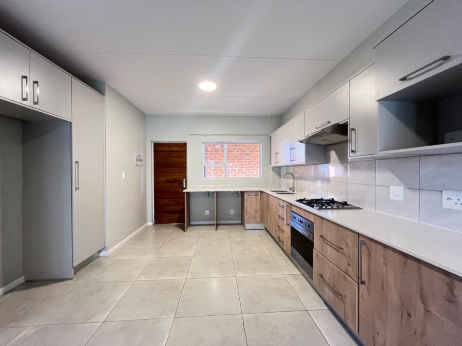 To Let 2 Bedroom Property for Rent in Equestria Gauteng