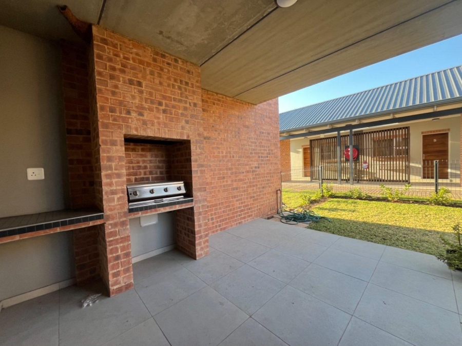 To Let 2 Bedroom Property for Rent in Equestria Gauteng