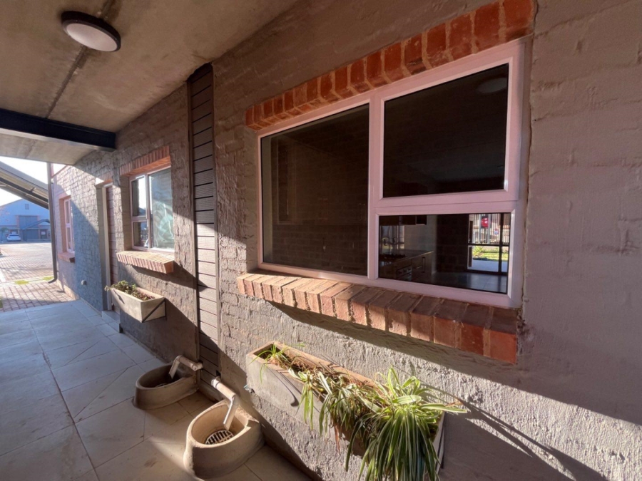 To Let 2 Bedroom Property for Rent in Equestria Gauteng