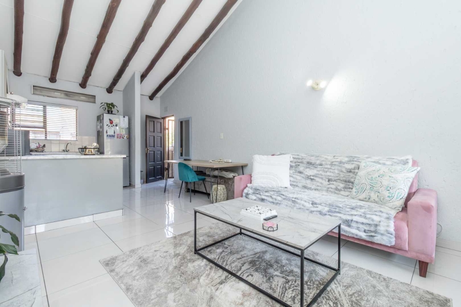 To Let 2 Bedroom Property for Rent in Paulshof Gauteng