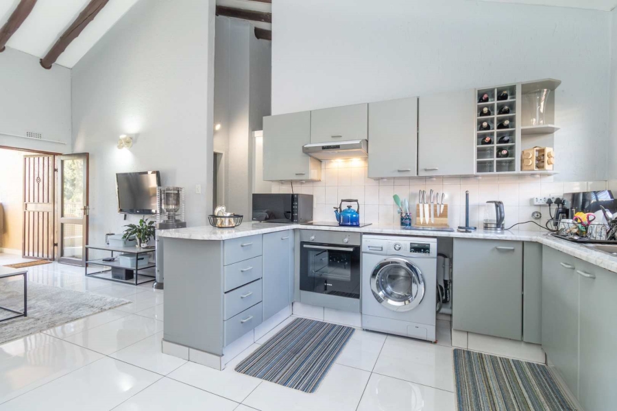 To Let 2 Bedroom Property for Rent in Paulshof Gauteng