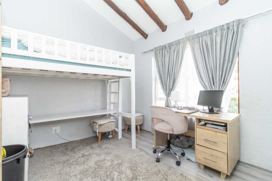 To Let 2 Bedroom Property for Rent in Paulshof Gauteng