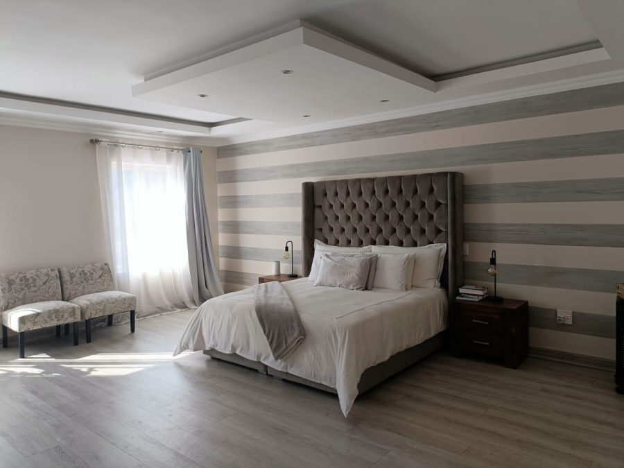 5 Bedroom Property for Sale in Zwavelpoort Gauteng
