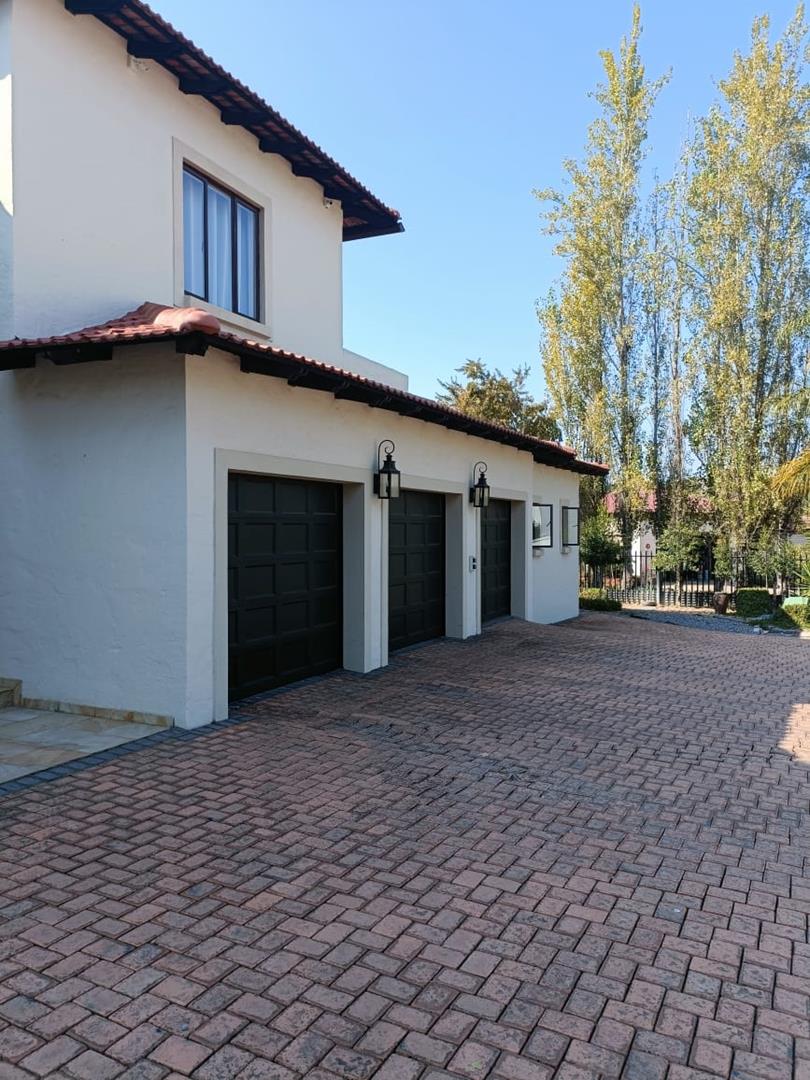 5 Bedroom Property for Sale in Zwavelpoort Gauteng