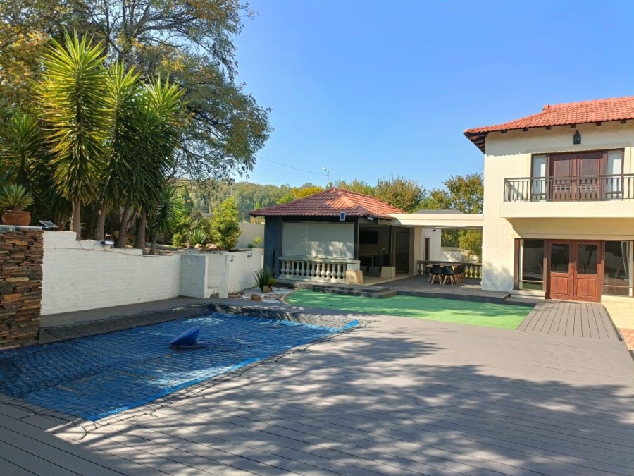 5 Bedroom Property for Sale in Zwavelpoort Gauteng