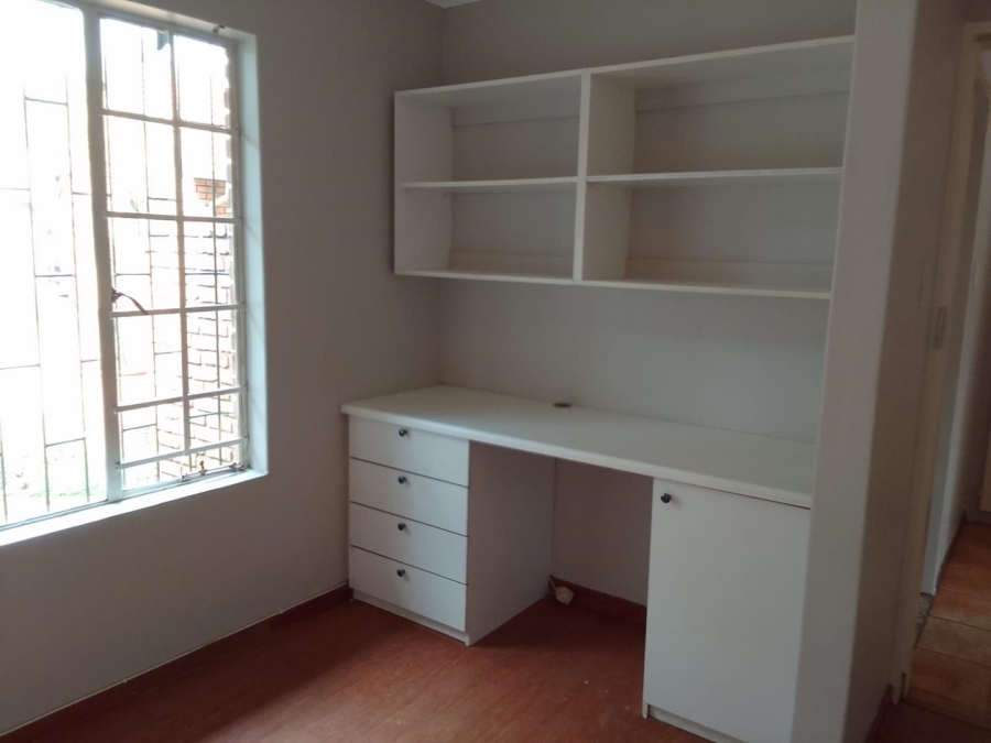 To Let 2 Bedroom Property for Rent in Weavind Park Gauteng
