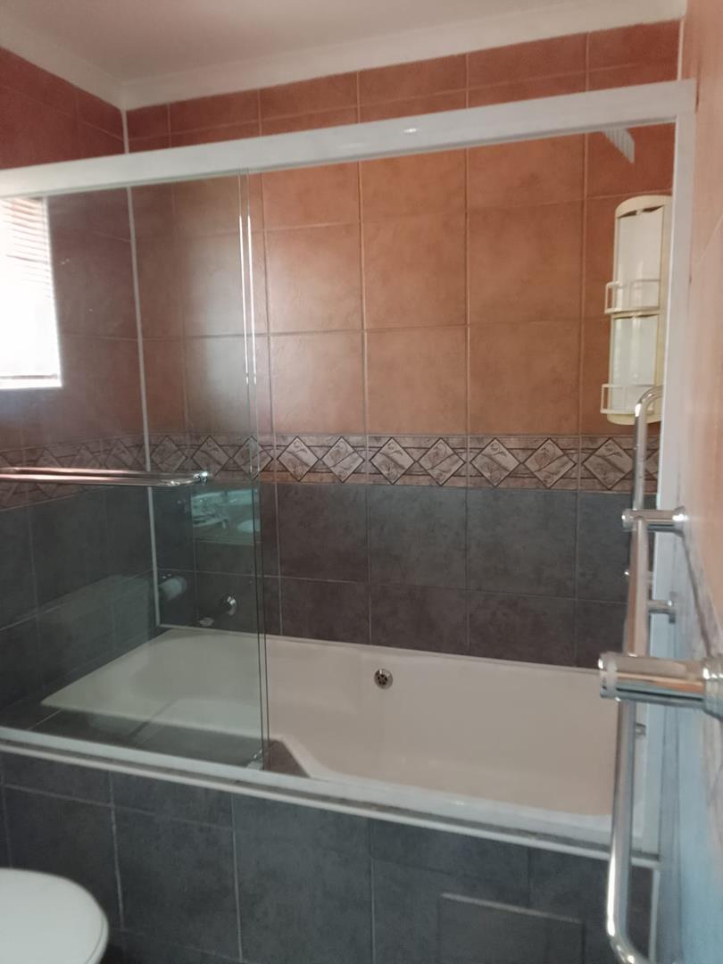 To Let 2 Bedroom Property for Rent in Weavind Park Gauteng