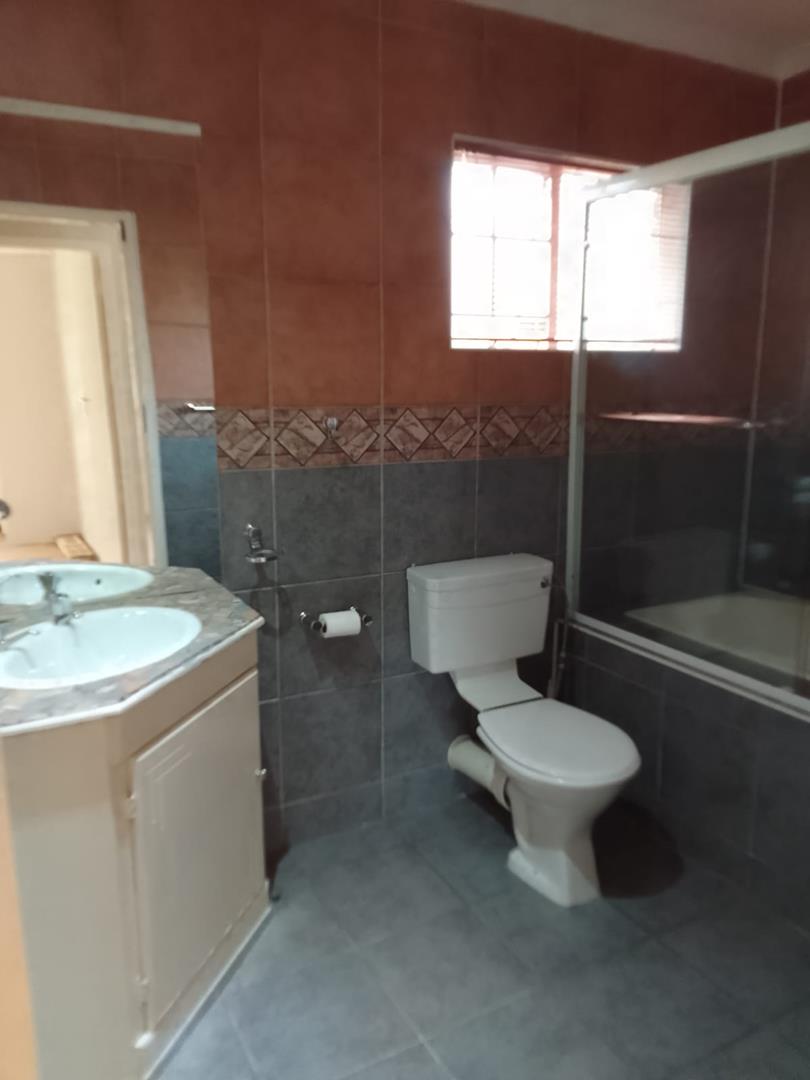 To Let 2 Bedroom Property for Rent in Weavind Park Gauteng