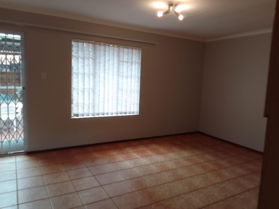 To Let 2 Bedroom Property for Rent in Weavind Park Gauteng