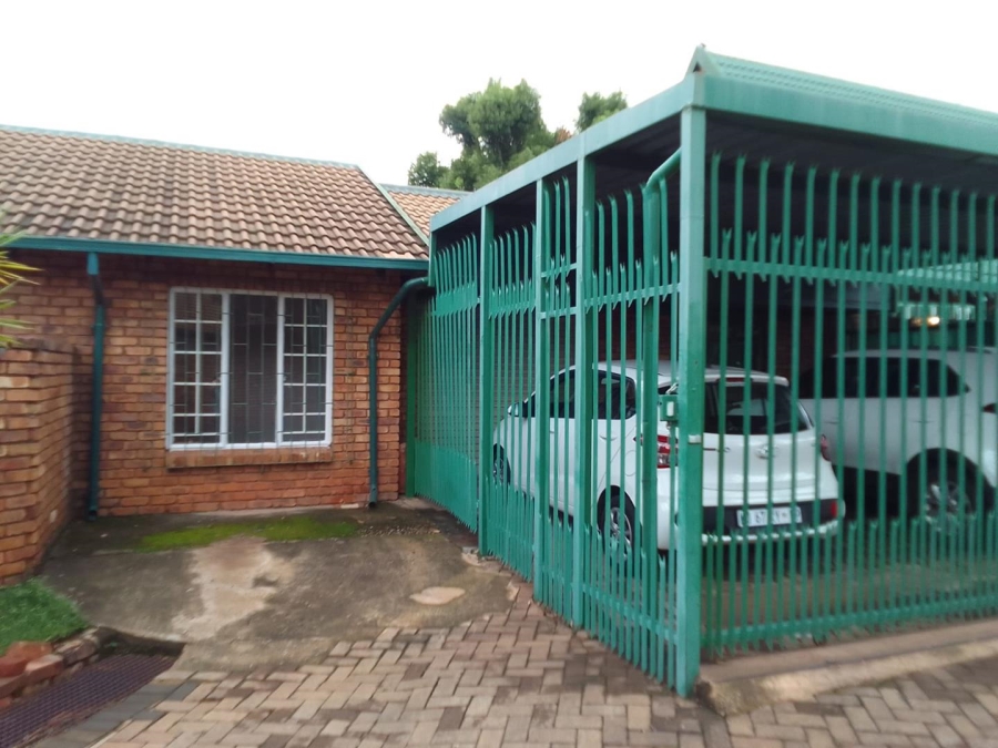 To Let 2 Bedroom Property for Rent in Weavind Park Gauteng