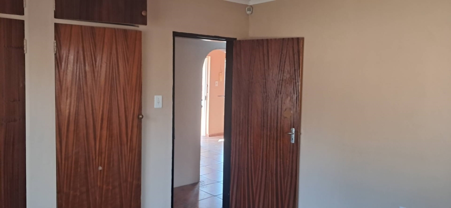 To Let 2 Bedroom Property for Rent in Clarina Gauteng