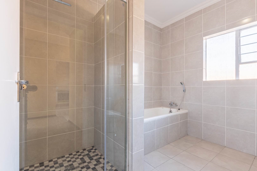 1 Bedroom Property for Sale in Wilro Park Gauteng
