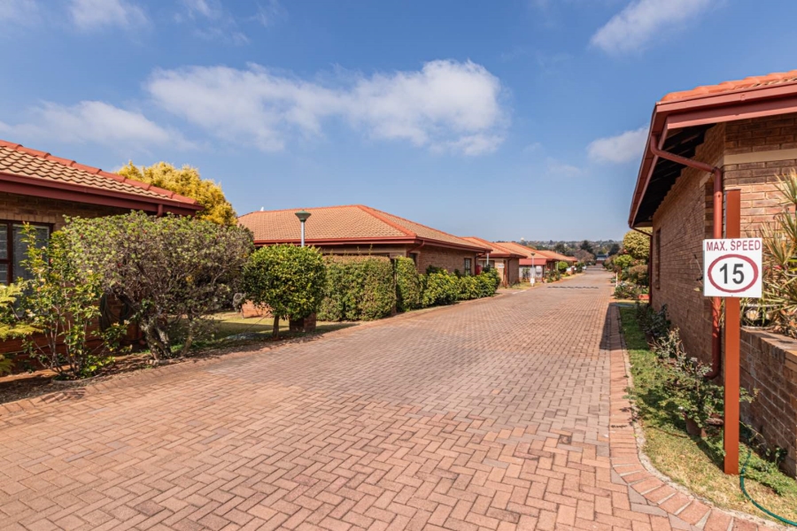 1 Bedroom Property for Sale in Wilro Park Gauteng
