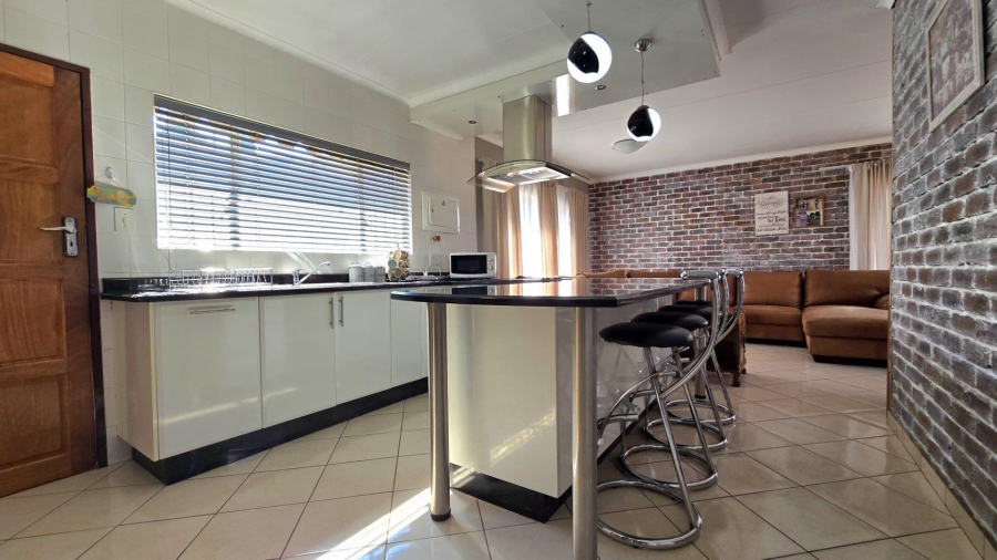 3 Bedroom Property for Sale in Oakdene Gauteng
