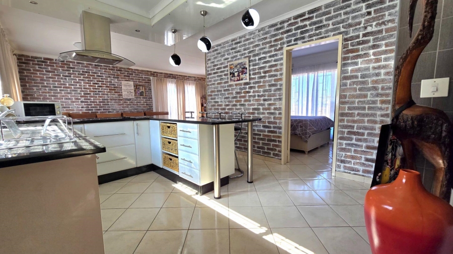 3 Bedroom Property for Sale in Oakdene Gauteng