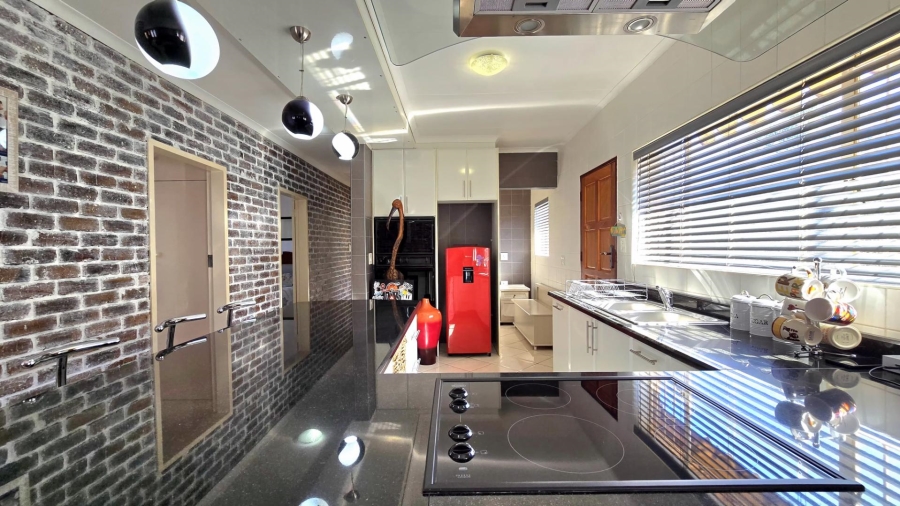 3 Bedroom Property for Sale in Oakdene Gauteng
