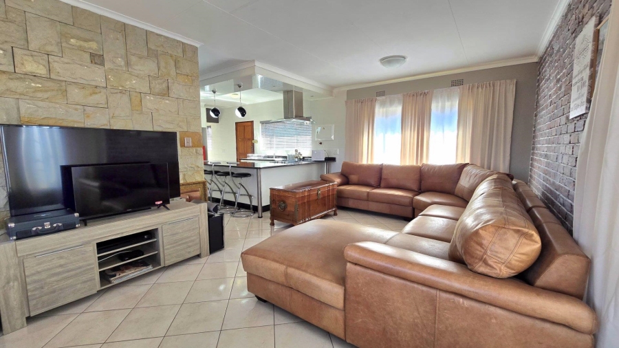 3 Bedroom Property for Sale in Oakdene Gauteng