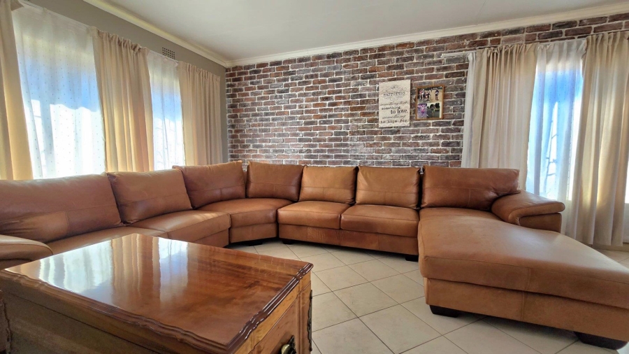 3 Bedroom Property for Sale in Oakdene Gauteng