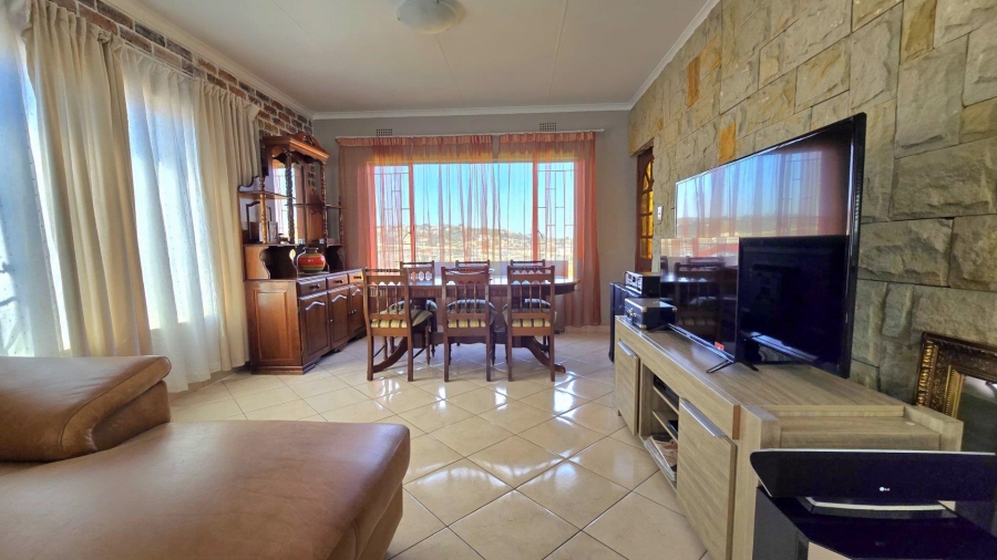 3 Bedroom Property for Sale in Oakdene Gauteng
