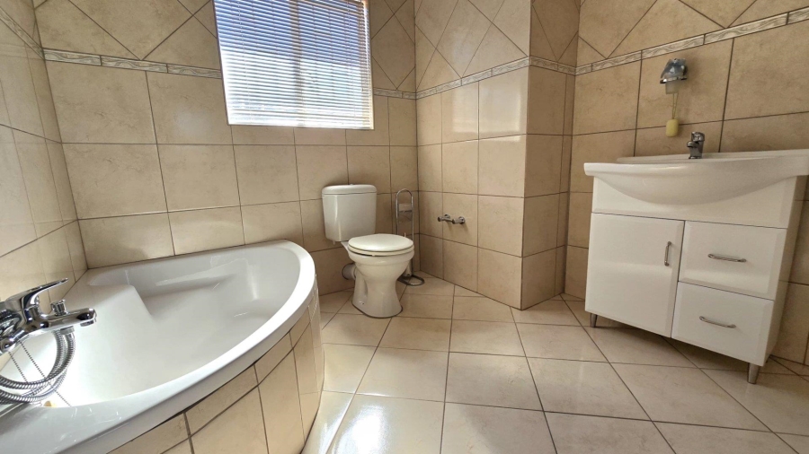 3 Bedroom Property for Sale in Oakdene Gauteng