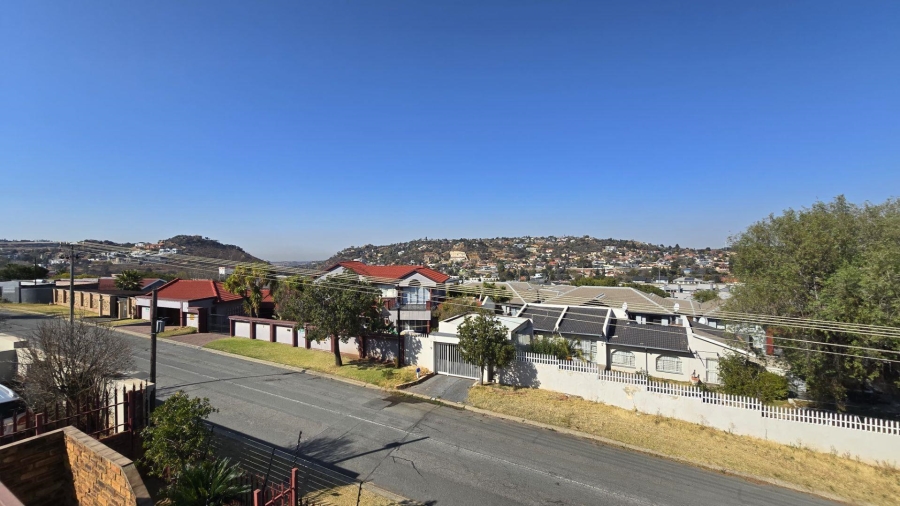 3 Bedroom Property for Sale in Oakdene Gauteng