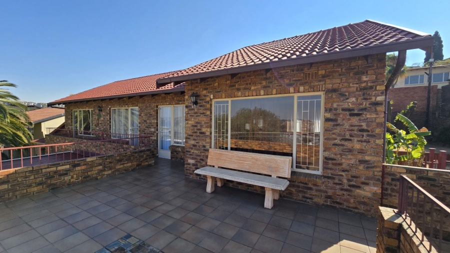 3 Bedroom Property for Sale in Oakdene Gauteng
