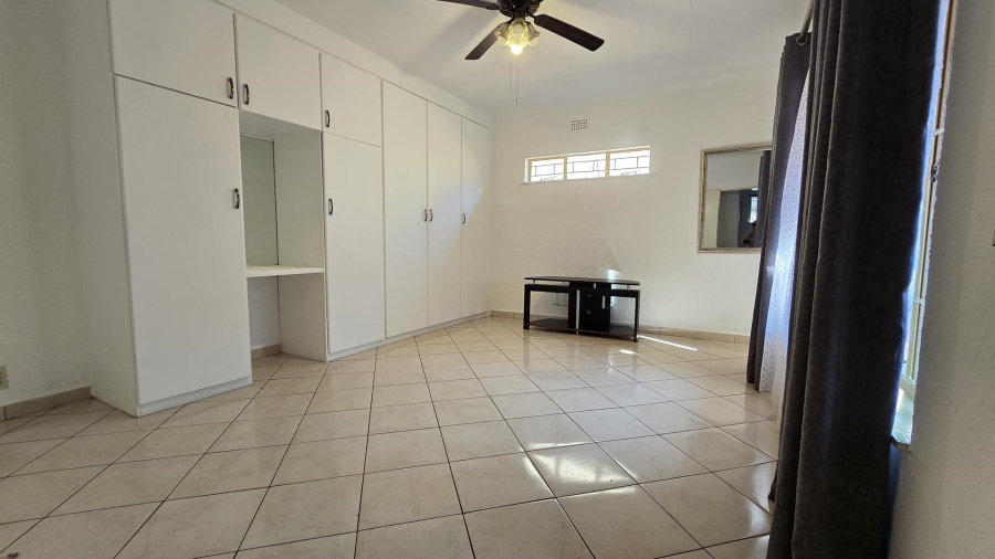 3 Bedroom Property for Sale in Oakdene Gauteng
