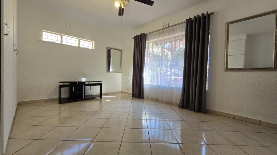 3 Bedroom Property for Sale in Oakdene Gauteng
