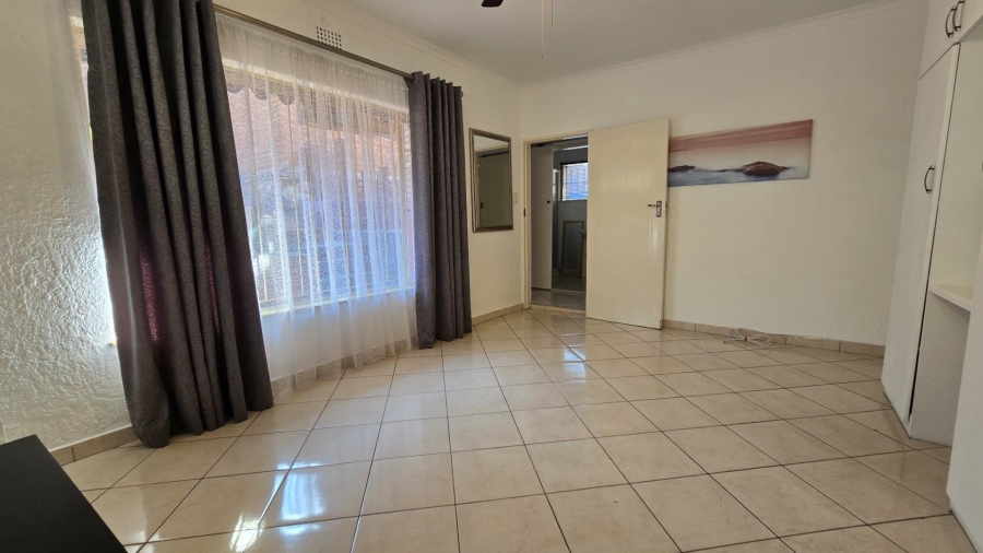 3 Bedroom Property for Sale in Oakdene Gauteng
