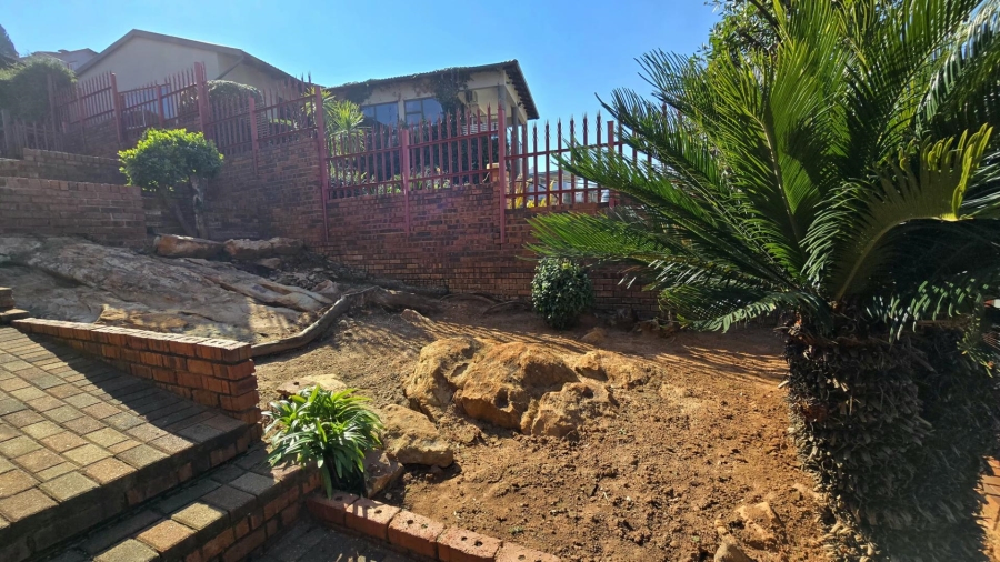 3 Bedroom Property for Sale in Oakdene Gauteng