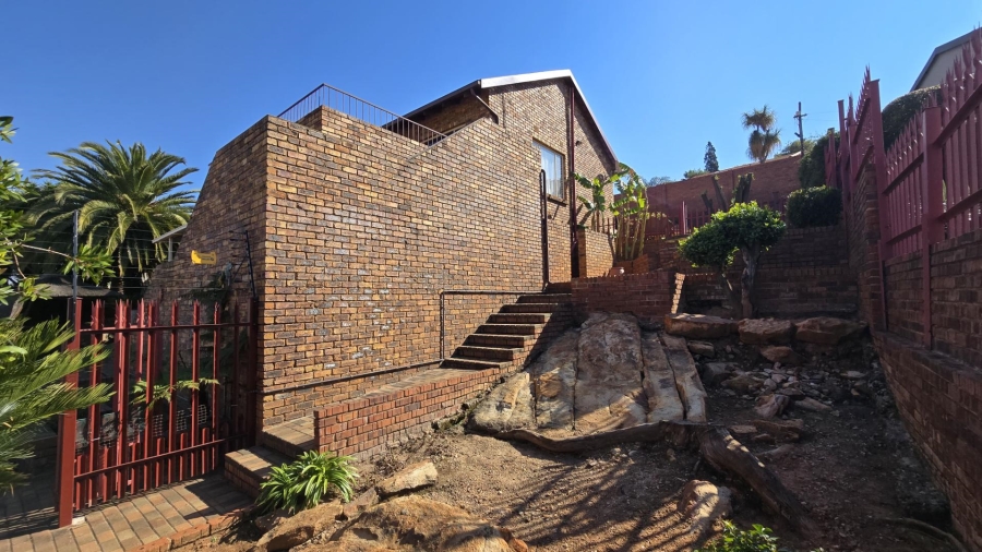 3 Bedroom Property for Sale in Oakdene Gauteng