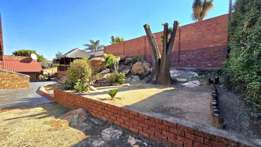 3 Bedroom Property for Sale in Oakdene Gauteng