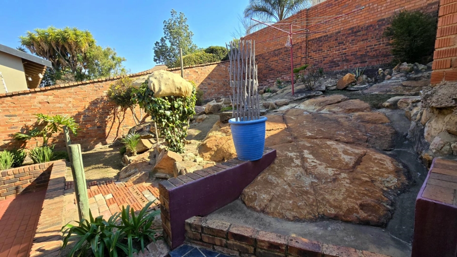 3 Bedroom Property for Sale in Oakdene Gauteng