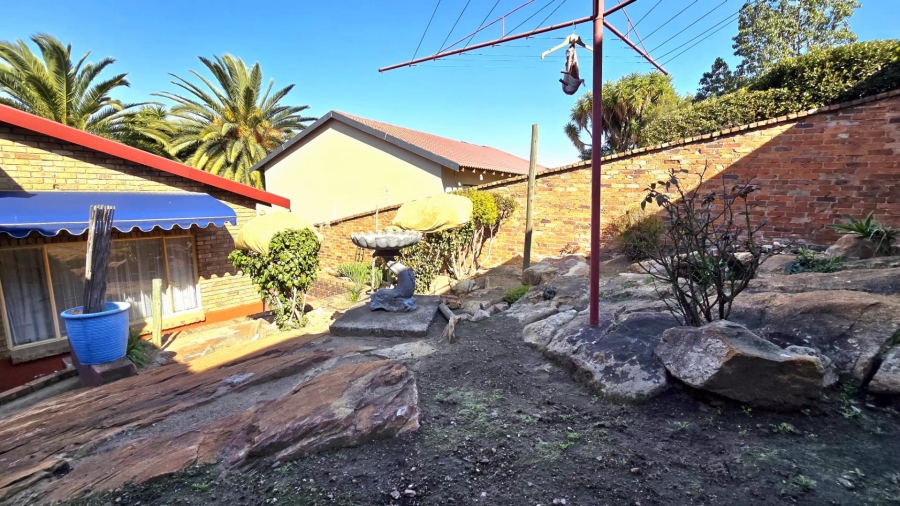 3 Bedroom Property for Sale in Oakdene Gauteng