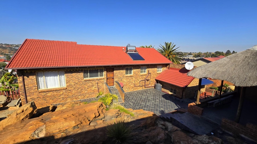 3 Bedroom Property for Sale in Oakdene Gauteng