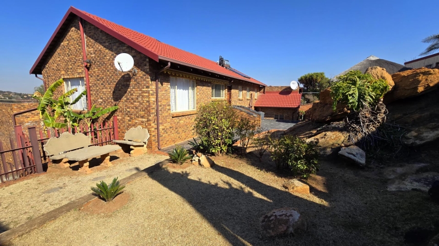 3 Bedroom Property for Sale in Oakdene Gauteng