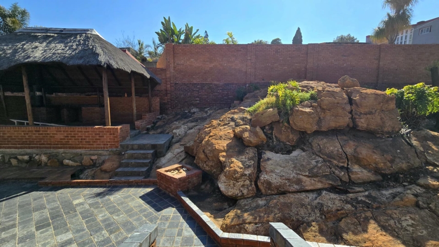 3 Bedroom Property for Sale in Oakdene Gauteng