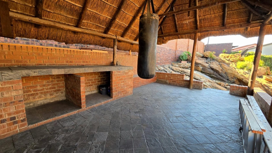 3 Bedroom Property for Sale in Oakdene Gauteng