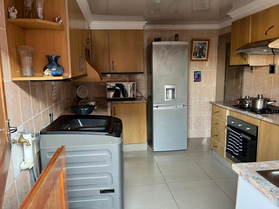 2 Bedroom Property for Sale in Tokoza Gauteng