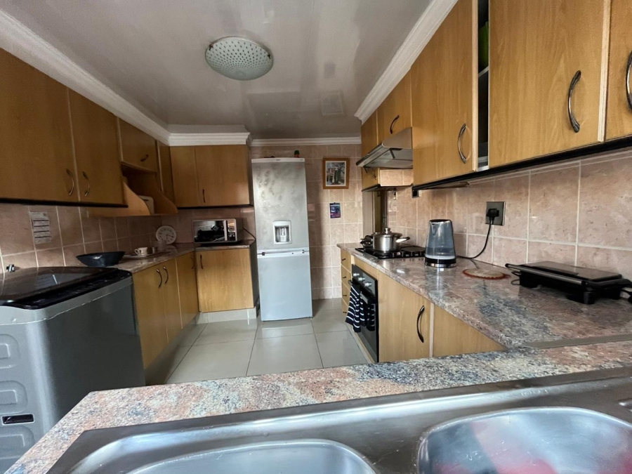 2 Bedroom Property for Sale in Tokoza Gauteng