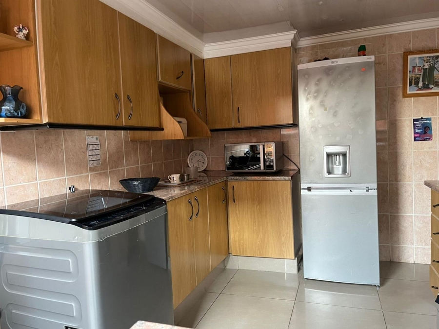 2 Bedroom Property for Sale in Tokoza Gauteng