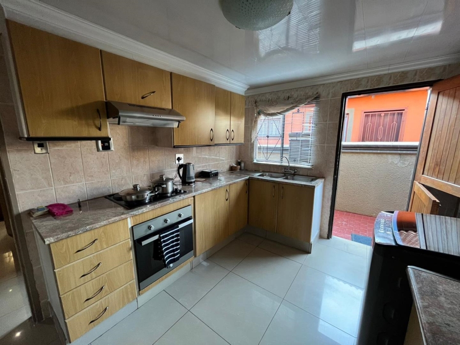 2 Bedroom Property for Sale in Tokoza Gauteng