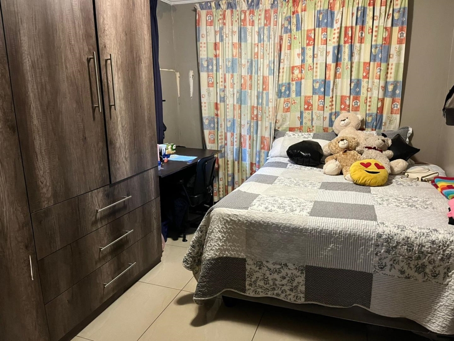 2 Bedroom Property for Sale in Tokoza Gauteng