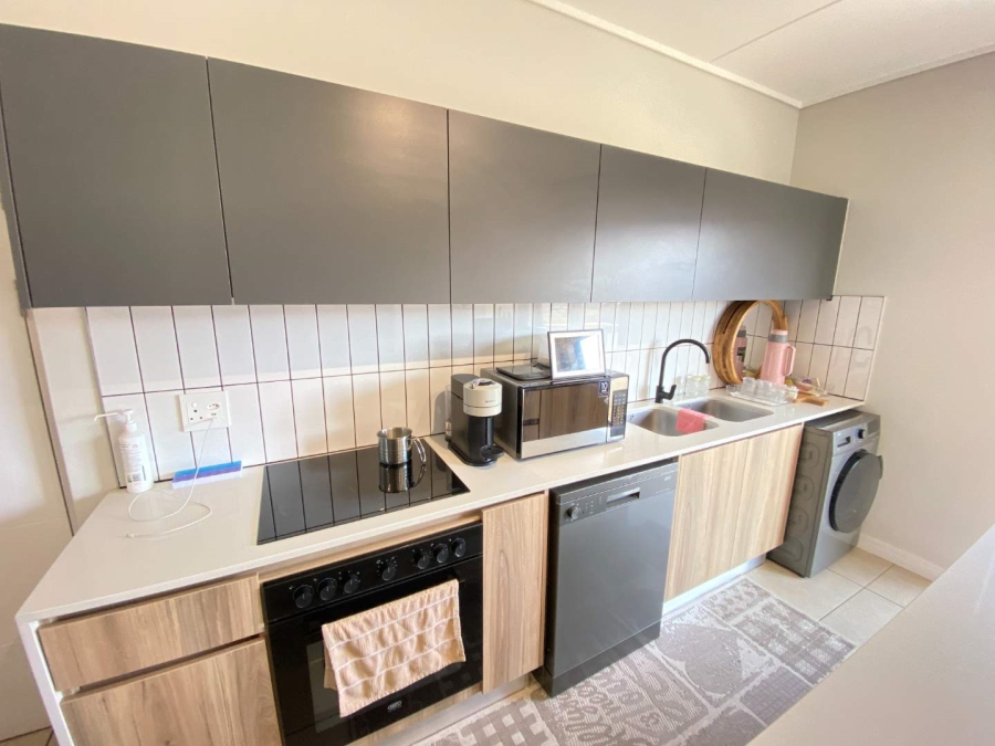 2 Bedroom Property for Sale in Mulbarton Gauteng