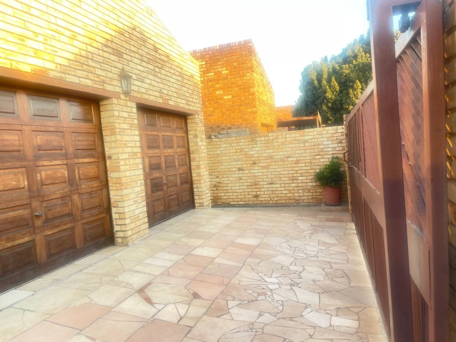 4 Bedroom Property for Sale in Spruitview Gauteng