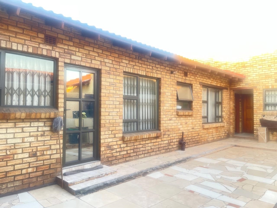 4 Bedroom Property for Sale in Spruitview Gauteng