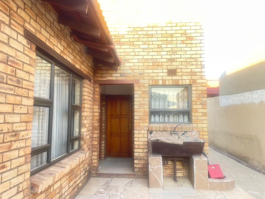 4 Bedroom Property for Sale in Spruitview Gauteng