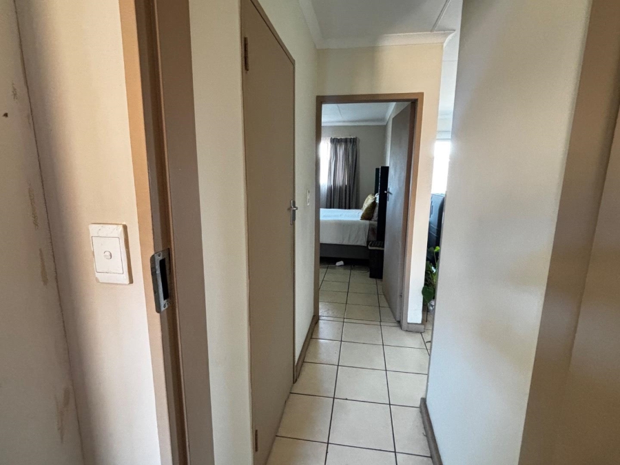 2 Bedroom Property for Sale in Zwartkop Gauteng