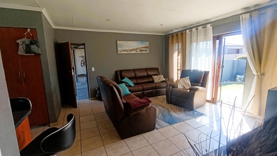 2 Bedroom Property for Sale in The Reeds Gauteng