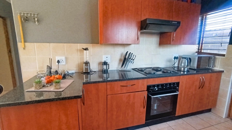 2 Bedroom Property for Sale in The Reeds Gauteng
